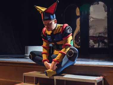 Aktör eski tiyatro Ardiles jester'ın Kostüm giymiş. 