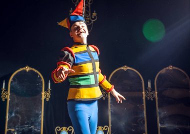 Aktör eski tiyatro Ardiles jester'ın Kostüm giymiş. 