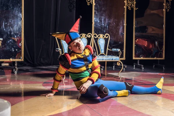 Aktör eski tiyatro Ardiles jester'ın Kostüm giymiş. — Stok fotoğraf
