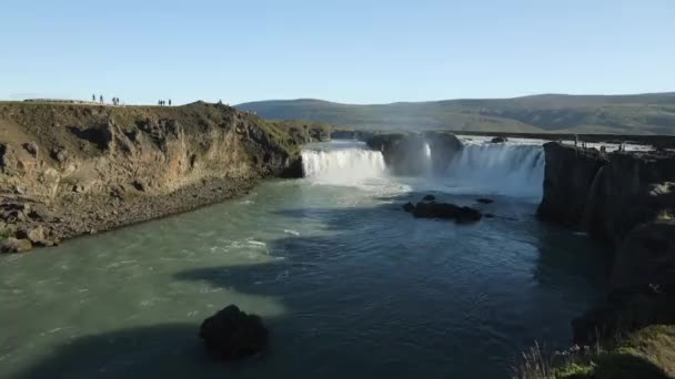 Malowniczy Krajobraz Góry Wodospad Tradycyjny Charakter Islandii Materiału Wideo — Wideo stockowe