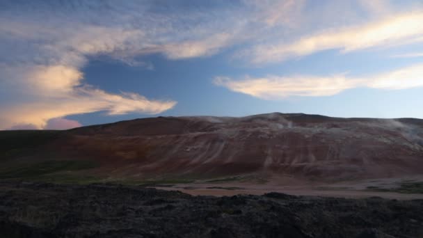 Campos Vulcânicos Cobertos Lava Rocha Paisagem Islandesa Pitoresca Filmagem — Vídeo de Stock