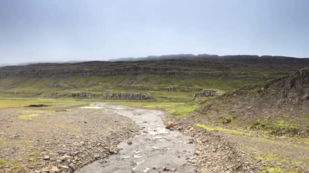 Paesaggio Pittoresco Fiume Montagna Con Natura Tradizionale Dell Islanda Video — Video Stock