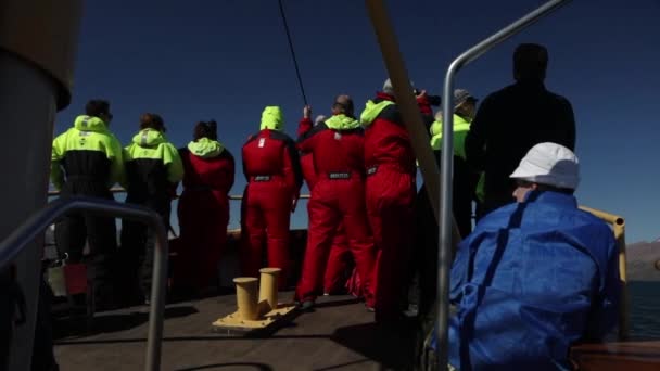 Ijslandse Vissersboot Voor Walvis Spotten Slow Motion Beelden — Stockvideo