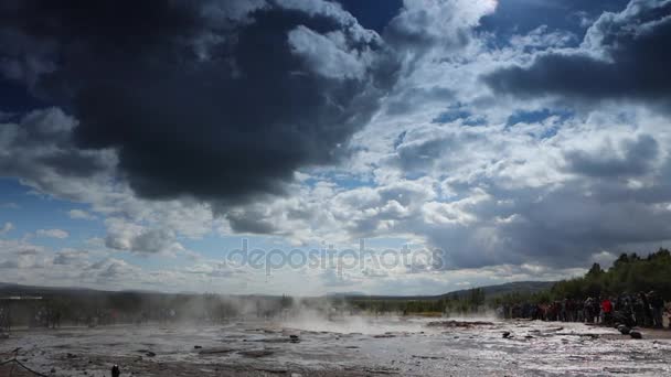 Icelandic Geyser Vapors Picturesque Nature Slow Motion Footage — Stock Video