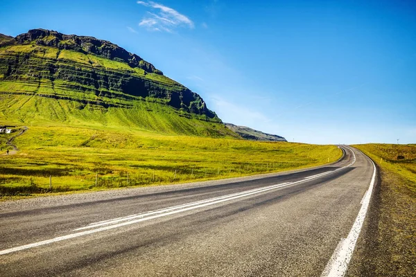 Montaña Islandia Carretera Pintoresco Paisaje Natural —  Fotos de Stock