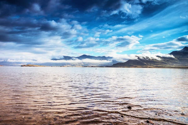 Schilderachtig Landschap Van Een Rivier Berg Met Traditionele Natuur Van — Stockfoto