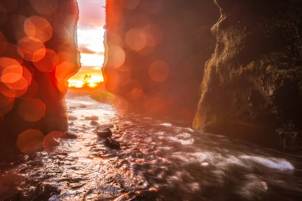 Icelandic Mountain Cave Close — Stock Photo, Image