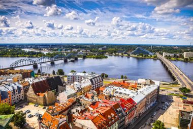Üstten eski Avrupa city Riga görünüm.