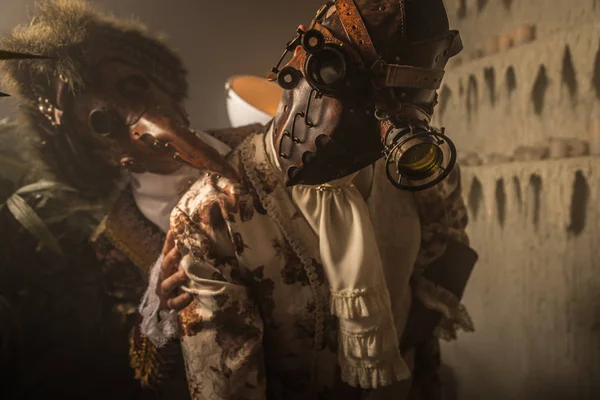 Aktörer Steam Punk Masker Och Antika Kostymer Inomhus — Stockfoto