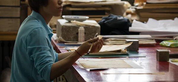 Pekin Çin Haziran 2019 Geleneksel Çince Kitap Kaligrafi Restoratörü Laboratuvarı — Stok fotoğraf