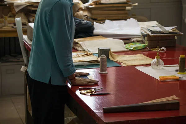 Beijing China Junho 2019 Laboratório Tradicional Restaurador Livros Caligrafias Chinês — Fotografia de Stock