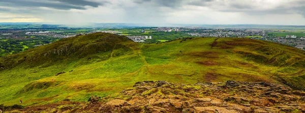 Skoçya Nın Başkenti Edinburgh Merkez Caddelerinin Genel Görünümü — Stok fotoğraf