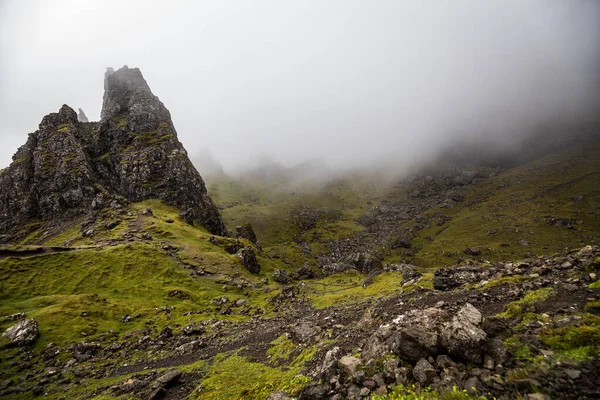 Starý Muž Storr Ostrově Skye Skotsku Horská Krajina Mlhavé Mraky — Stock fotografie