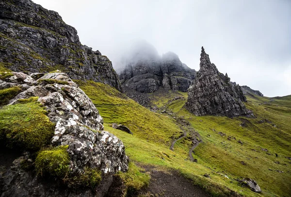 Starý Muž Storr Ostrově Skye Skotsku Horská Krajina Mlhavé Mraky — Stock fotografie