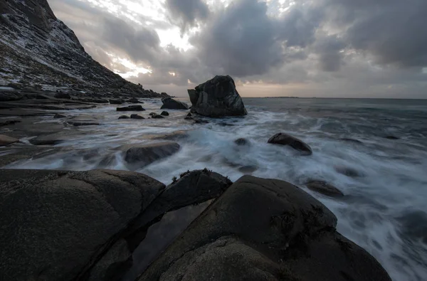 Paisaje tradicional de naturaleza noruega . — Foto de Stock