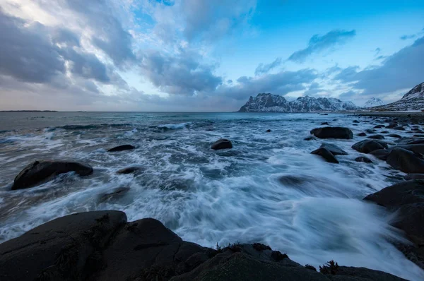 Paisaje tradicional de naturaleza noruega . — Foto de Stock