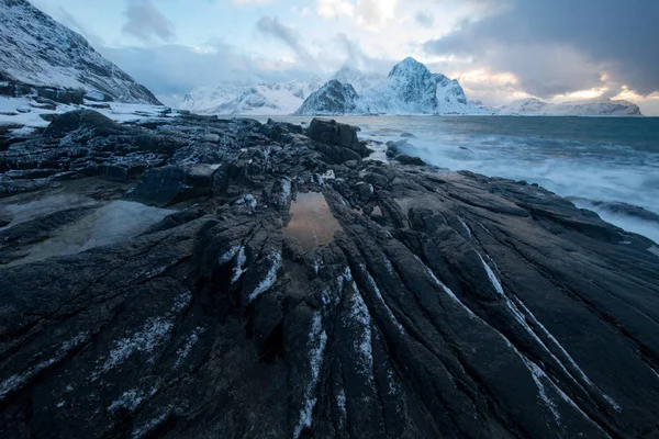 Paisaje tradicional de naturaleza noruega . — Foto de Stock