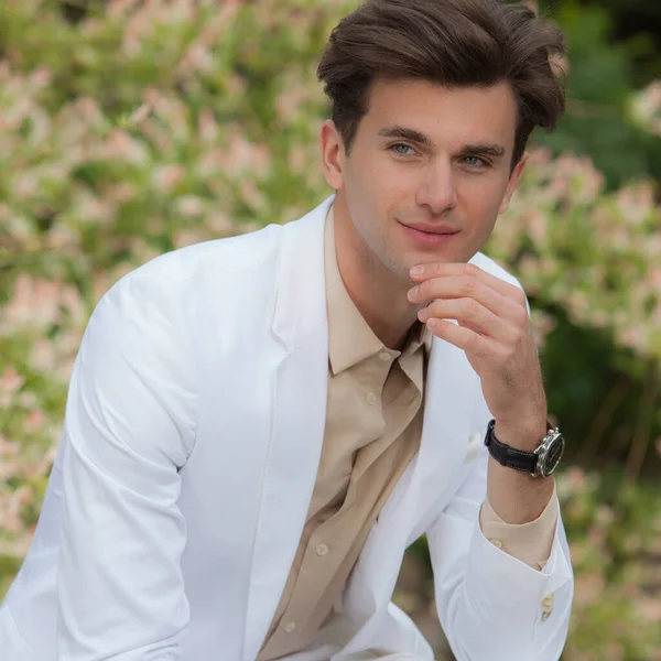 Young elegant handsome man posing outside. — Stock Photo, Image