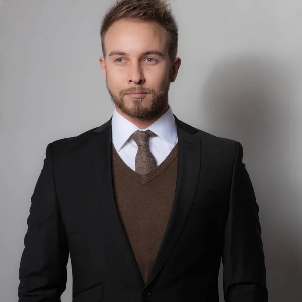 Handsome young elegant man studio portrait. — Stock Photo, Image