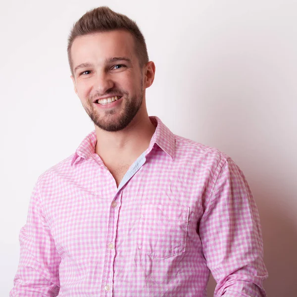 Guapo joven elegante hombre estudio retrato . — Foto de Stock