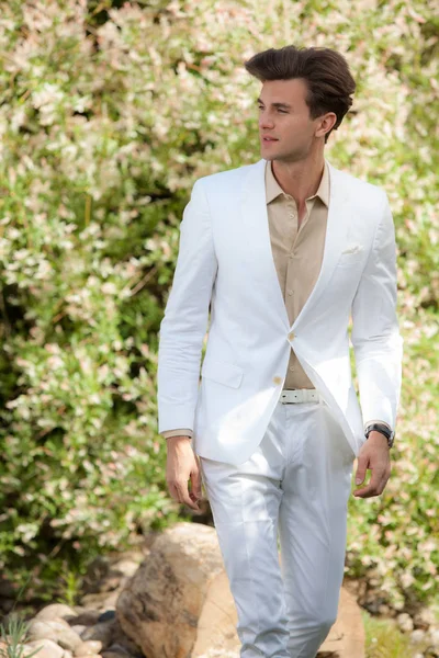 Young elegant handsome man posing outside. — Stock Photo, Image