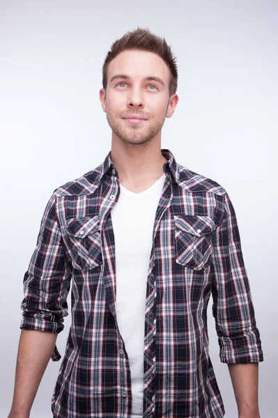 Bonito jovem elegante homem estúdio retrato . — Fotografia de Stock