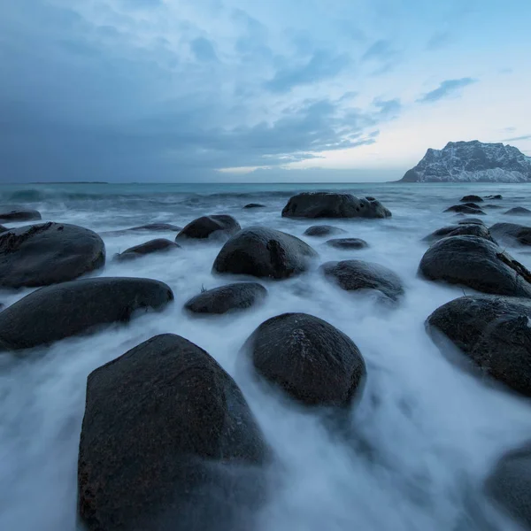 Paisaje tradicional de naturaleza noruega . — Foto de Stock