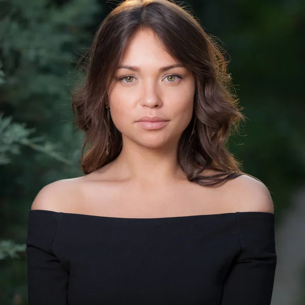 Retrato de una hermosa joven. —  Fotos de Stock