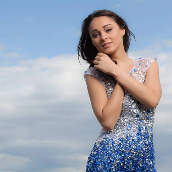 Retrato de una hermosa joven. —  Fotos de Stock