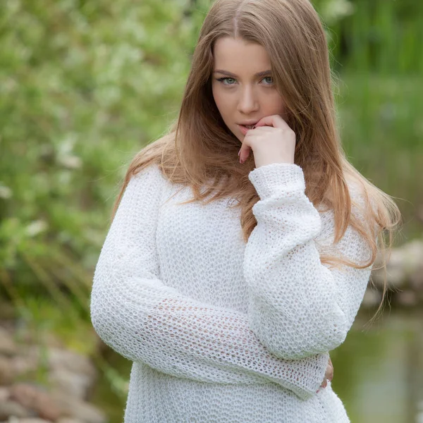 Porträt der schönen jungen Mädchen. — Stockfoto