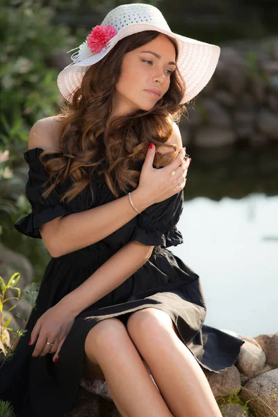 Retrato de una hermosa joven. —  Fotos de Stock