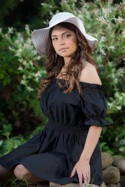 Retrato de una hermosa joven. —  Fotos de Stock