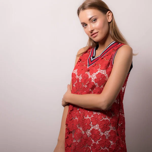 Jovem bela menina estúdio retrato . — Fotografia de Stock