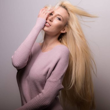 mooi meisje studio portret.