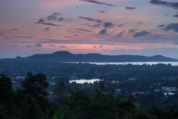 Tajlandia tropikalny krajobraz wyspy z pięknym niebem. — Zdjęcie stockowe