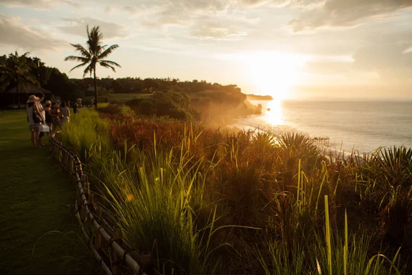 Paesaggio naturale delle isole tropicali tradizionali indonesiane mozzafiato . — Foto Stock