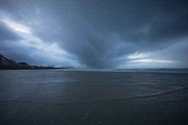Lofoten adaları. Güzel Norveç bahar manzarası.