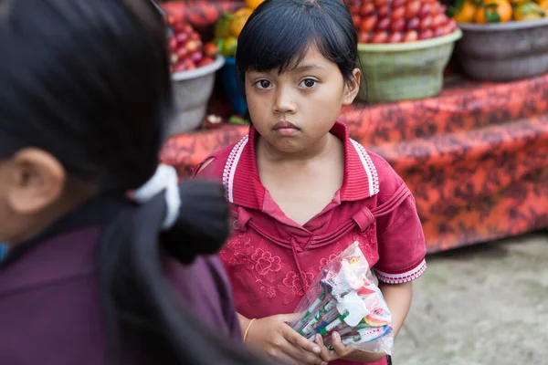 INDONÉSIA, BALI - JANEIRO 20, 2011: Autêntico povo indonésio . — Fotografia de Stock