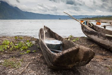 Endonezya geleneksel tropikal adaları nefes kesici doğa manzarası.