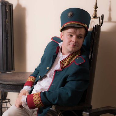 Aktör eski tiyatro Ardiles tarihi Kostüm giymiş.