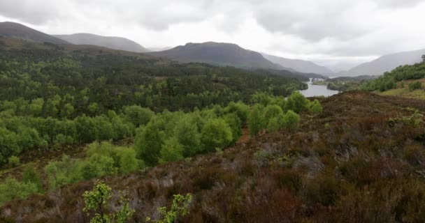 Hermoso paisaje paisajístico de Escocia naturaleza. Filmación 4K . — Vídeo de stock