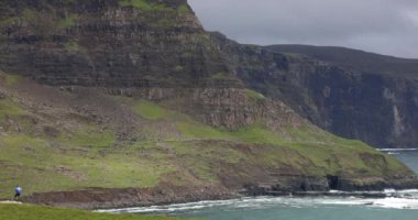 İskoçya doğasının güzel manzarası. 4k Görüntü.