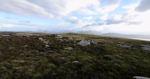 Gyönyörű festői táj Skócia természet. 4k felvétel. — Stock videók