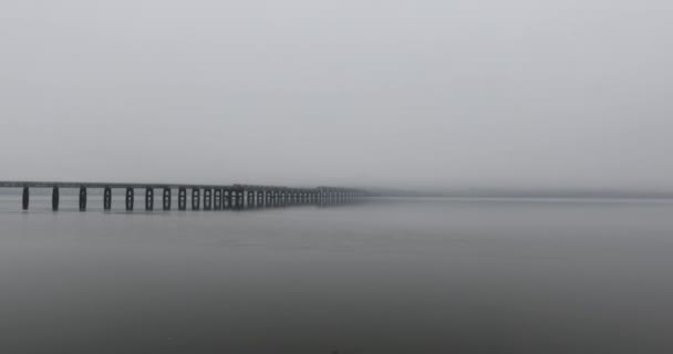 古老的桥和风景如画的苏格兰晨景.4k图象. — 图库视频影像