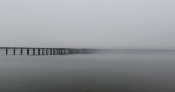 Vieux pont et pittoresque paysage matinal écossais. Images 4K .