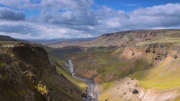 Ett pittoreskt landskap med traditionell Island-natur. Hd-bilder. — Stockvideo