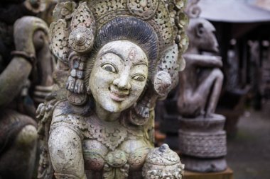 Endonezya, Bali - 20 Ocak 2011: Bali geleneksel dini heykelleri yakın plan.