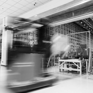 Pekin, Çin - 03 Haziran 2019: Çin'de depo üretiminin modern otomasyonu.