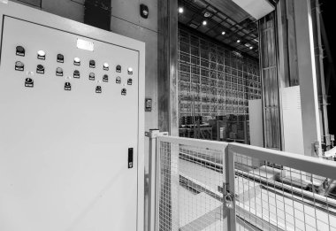 Pekin, Çin - 03 Haziran 2019: Çin'de depo üretiminin modern otomasyonu.