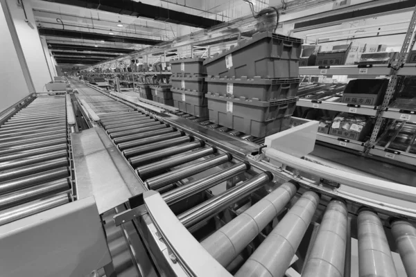 BEIJING, CHINA - JUNHO 03, 2019: Automação moderna da produção de armazém na China . — Fotografia de Stock